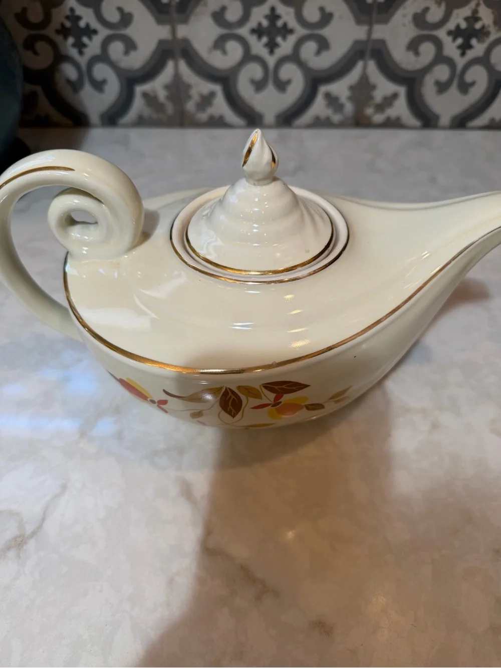 RARE VINTAGE HALL CHINA “ALADDIN TEAPOT- “AUTUMN LEAF PATTERN- EUC